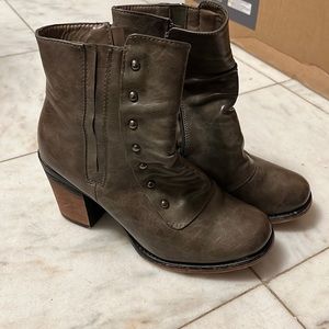 Pierre Dumas Women’s Shoes